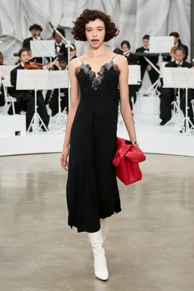 Look 49